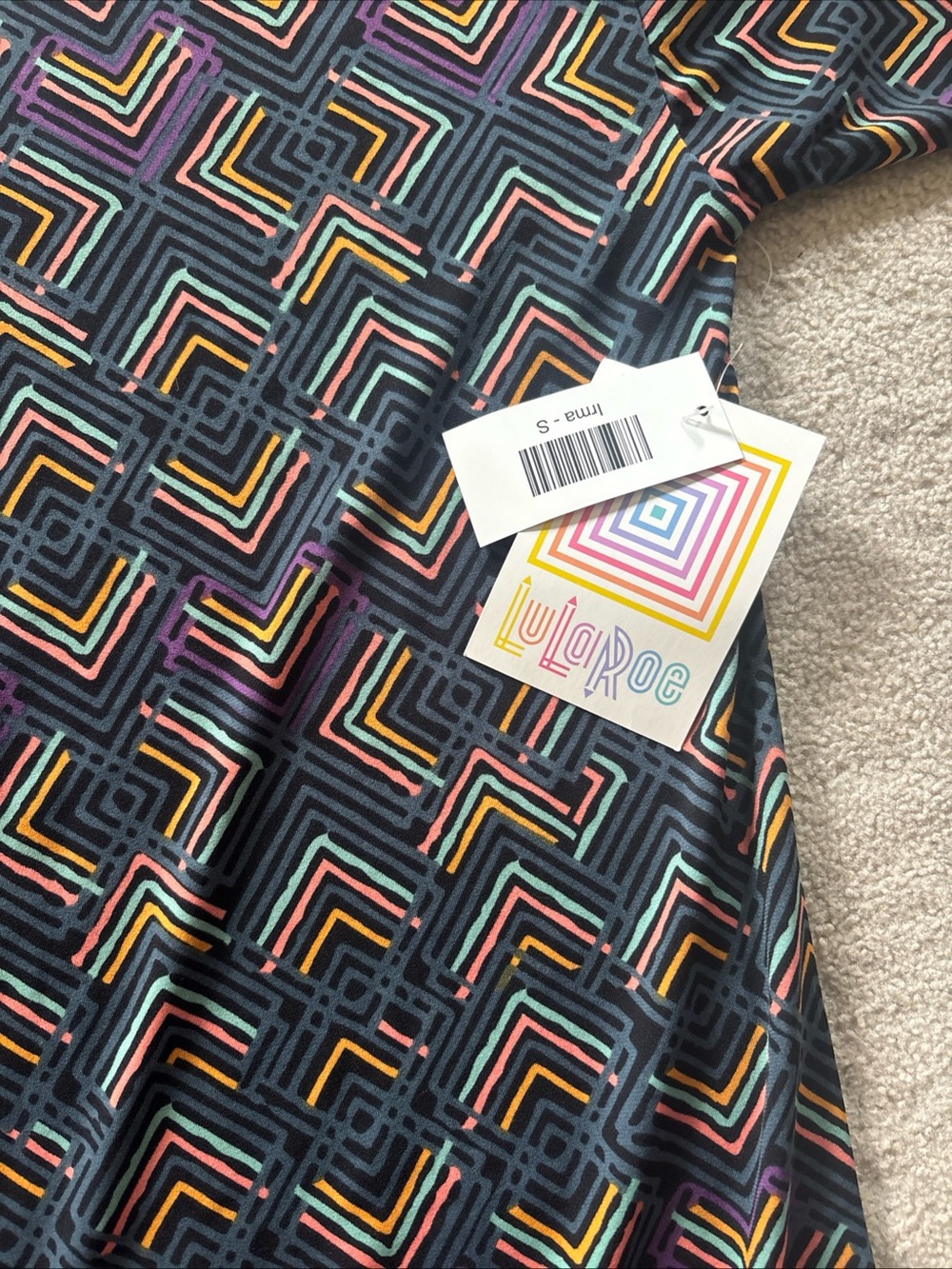 NWT S Lularoe Irma - Picture 6 of 9